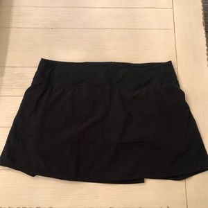 Lululemon Pace Rival skort/skirt. Size 10. Black. 15”. EUC.